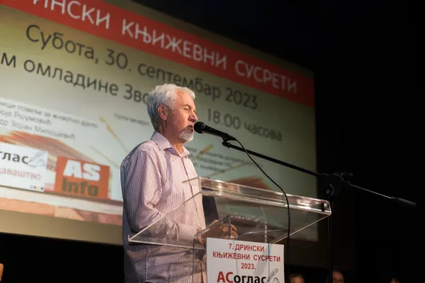 INTERVJU SA MILKOM GRBOVIĆEM, AUTOROM NAGRAĐENE ZBIRKE PJESAMA ” SA SRCEM NA LERU”