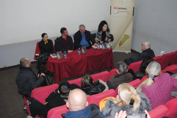 PREDSTAVLjEN ROMAN „U SEBI ZATOČENI“ AUTORA MARKA D. MARKOVIĆA