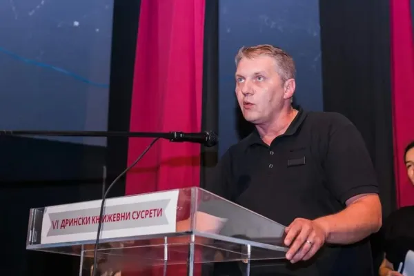 Intervju sa Daliborom Krstićem, autorom nagrađene zbirke priča „Sve boje reči”
