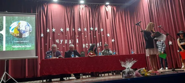 Kad „Čuvari istine“ poteku iz pjesničke duše