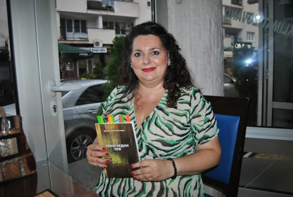 PROMOVISANA KNjIGA “NEBOGLEDNI PEV” AUTORA VALENTINE NOVKOVIĆ