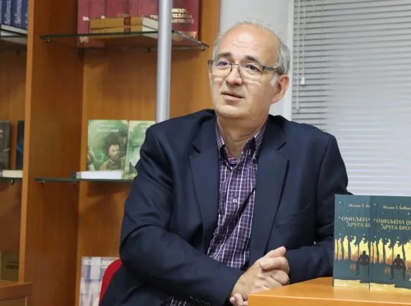 predstavljen roman Željka T. Kovačevića “Omiljena poza druga Broza”.