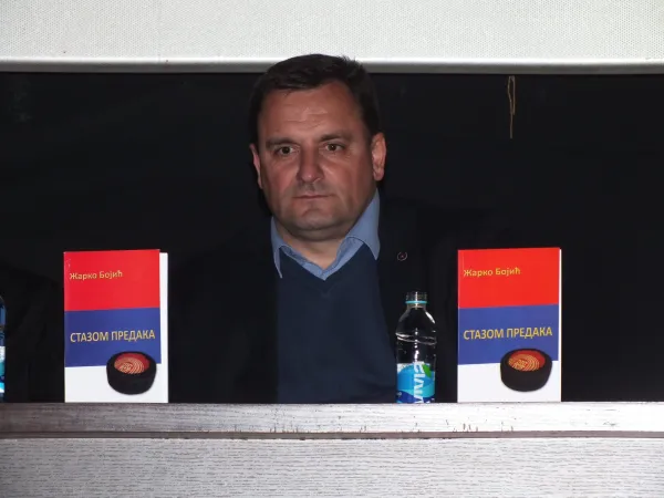 Intervju sa Žarkom Bojićem, autorom nagrađene zbirke pjesama ”Između dvije familije”