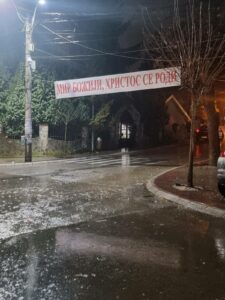 Mir Božiji, Hristos se rodi Zvečan